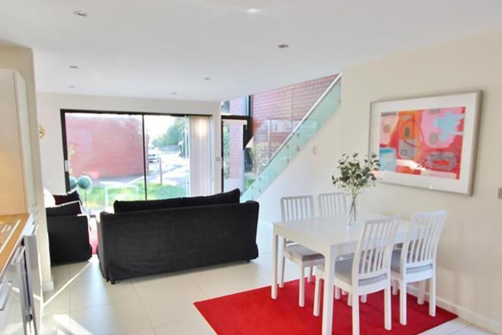 Hidden Gem Apartment คาร์ดิฟฟ์ ภายนอก รูปภาพ